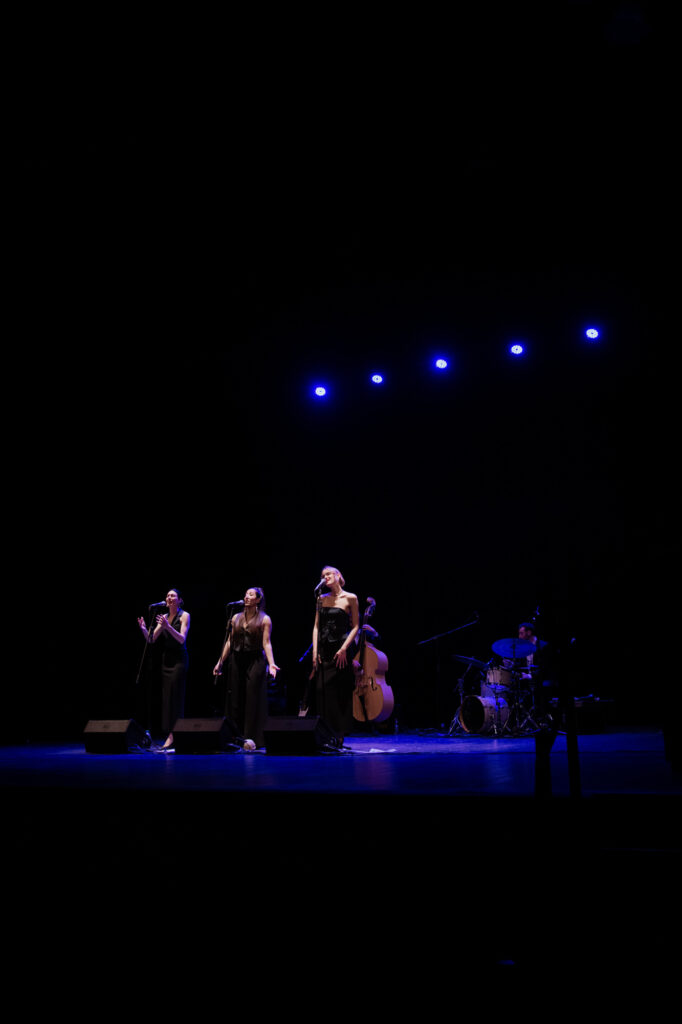 Palcoscenico-teatro-donna