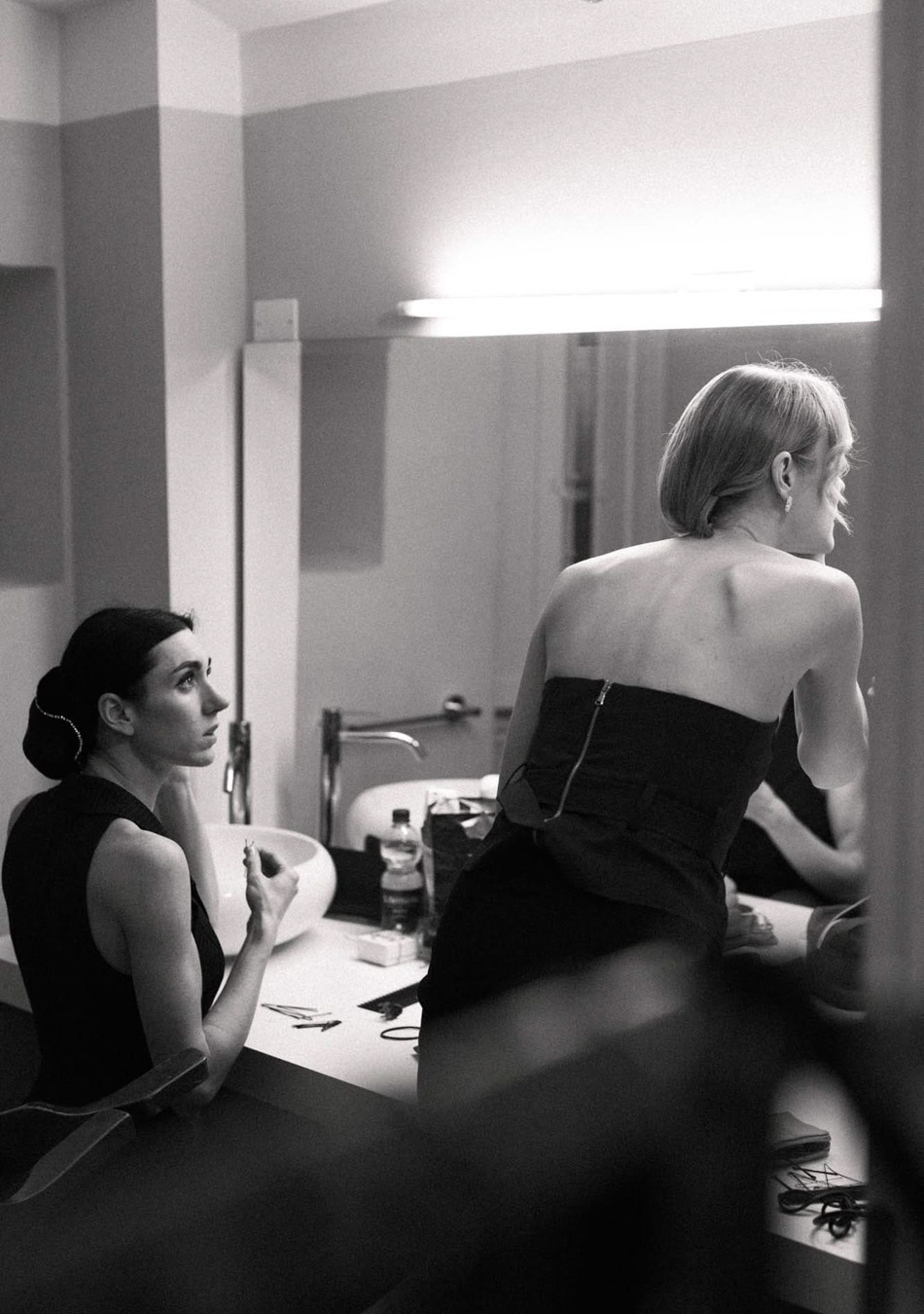 bianconero-due-donne-trucco-staff